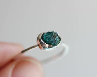 Silver ring with rough Dioptase stone