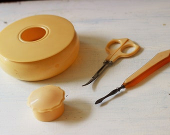 Vintage Celluloid Tusculor Grooming Kit / Art Deco Toiletries / Dresser Set / 1920s Personal Grooming Kit / Manicure Set / Pill Box