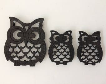 vintage 3-piece cast iron owl trivet set / wall decor / Mid Century Modern