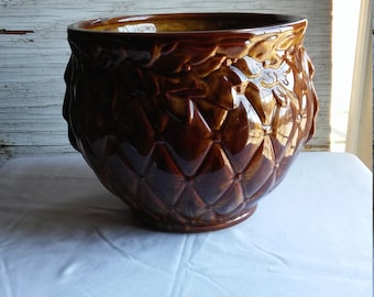 Vintage 50s or 60s McCoy Caramel Glaze Jardieniere with Diamond Quilted Design. Perfect Condition.