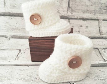 Baby boots, baby booties, white boots, white baby boots, white booties, white baby booties, crochet booties, baby gift, baby shower gift