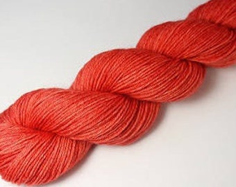 Skein hand - dyed Fingering - superwash Merino - and Nylon 50 g / 200 m - coral