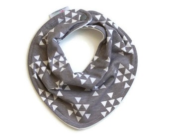 Baby bandana bib, baby bib, bandana bib, scarf bib, baby shower gift, baby boy bib, drool bib, scarf bib, grey arrow bib, bandana bib boy