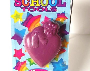 Oso de peluche lisa Frank en la escuela oficina de corazón lápiz sacapuntas Vintage 90 fuente de NIP