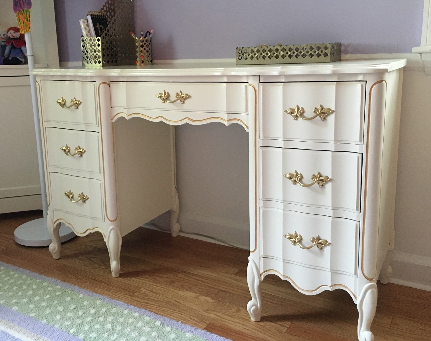 Vintage French Provincial Vanity Desk Ideas
