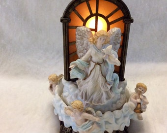 Hark the Herald Angels Sing lighted moving music box. Free ship to US