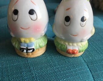 Egg Salt and Pepper Shaker