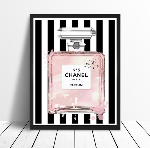 Prix Bouteille Chanel 5 1 Litre Chanel No 5 No5 n 5 bouteille de parfum rose avec des