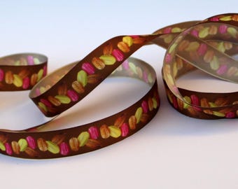 Ribbon macaroons background chocolate n ° 2 of 25 mm with a multitude of macarons