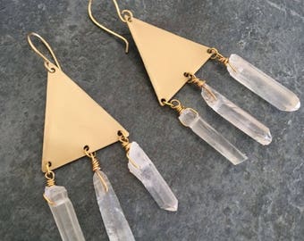 Raw Crystal Earrings, Raw Stone Earrings, Modern Boho Earrings, Gold Triangle Earrings, Quartz Dangle, Earrings, Geometric Earrings, Unique