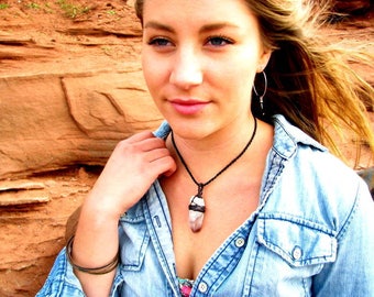 Lithium Quartz Crystal, Crystal healing necklace, Jewelry for her, Rare, Meditation Crystal, Lithium pendant, macrame necklace