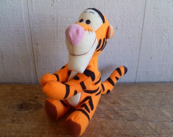 Vintage Disney Winnie the Pooh Plush Tigger 1997