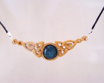 Pendants made of birch with Sapphire Pearl