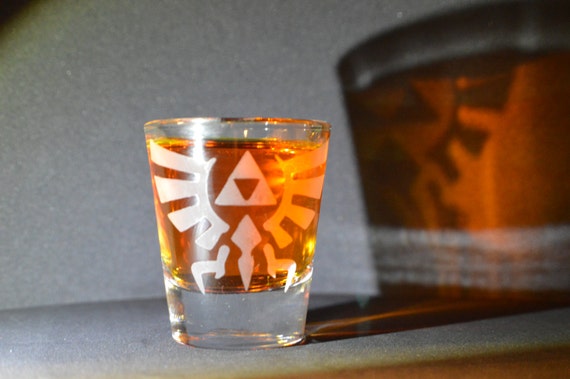 Zelda Hyrule crest LoZ Etched shot glass Fan Art