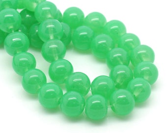 lot 5 8mm green glass beads