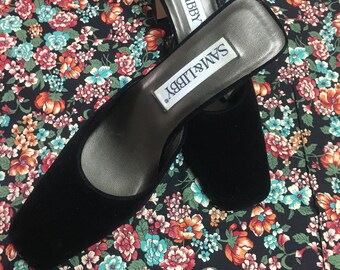 Vintage 90's Sam & Libby black velvet mules