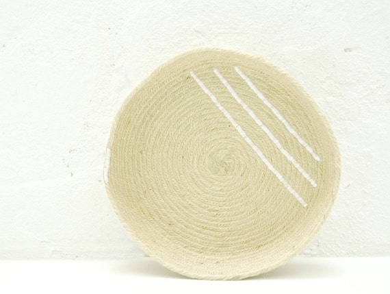 Jute housewares, Kitchen jute basket, Rustic decor style, Entertaining trays, Coastal house decor, Beige and black, Living area tray, Jute