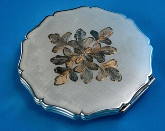 Stratton Powder Compact 1960's (unused condition)