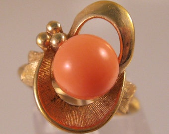 AVON 1975 Spindrift Ring Faux Coral Bead Gold Tone Size Size 4 Vintage Jewelry Gift for Mom Gift for Her