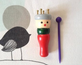 WOODEN KNITTING with needle - white horse
