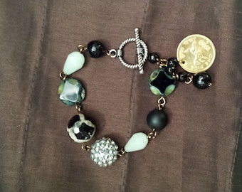 beaded bracelet made by petronella designs