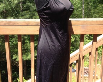 Vintage Black Shadowline Full Slip Size Medium
