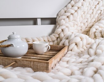 Chunky throw Wool blanket 100 % merino wool Chunky Knit blanket Giant Throw Home decor Interior design Wool blankets Mother's day gift