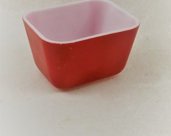 Pyrex Refrigerator Dish Primary Red, 1-1/2 Cup