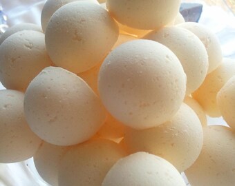 14 bath bombs in Lemon Honey Green Tea 100% Natural gift bag bath fizzies, helps keep your skin beautiful, shea, cocoa, 7 ultra rich oils