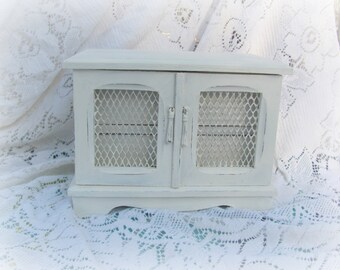 Musical Jewelry Box, Antique White Vintage Jewelry Box, Cream Jewelry Box