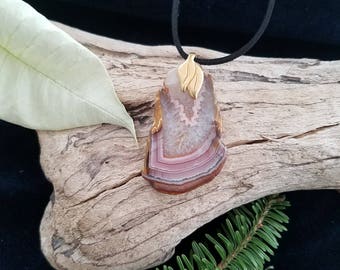 Agate pendant, gold leaf bail