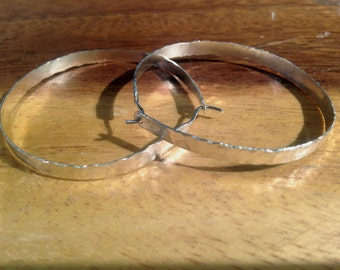 silver hoop earrings delicate hoop hammered Circle earrings Sterling silver hoops