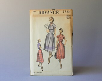 1950s Sewing Pattern / Vintage 50s Uncut Advance Pattern / 50s Full Skirt Dress Pattern 5733 size 16 bust 34 waist 28 Factory Fold