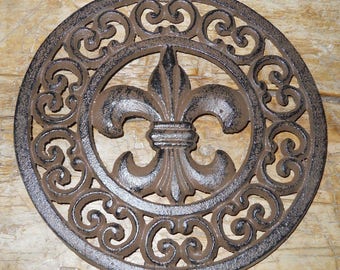 Cast Iron Round FLEUR DE LIS Plaque Sign Rustic Saints Decor Trivet French