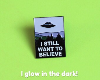 X Files Poster soft enamel pin badge - Glow in the Dark