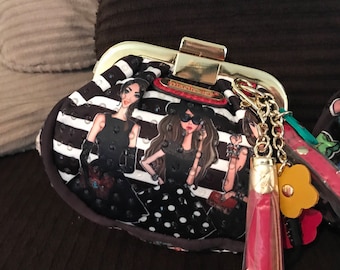 Trendy gal wrist purse
