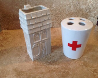 Ceramic toothbrush holders