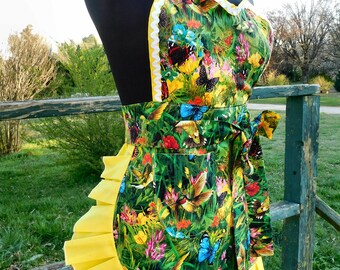 Pinup Apron, Hostess Apron, Kitchen Apron, Full Apron, Apron, Waitress Apron, Pinup Aprons, Womans Apron, Ruffled Apron, pocket apron