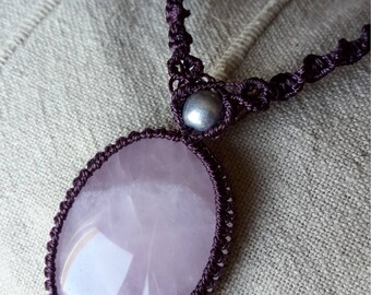 Rose Quartz necklace, rose quartz pendant, macrame pendant, macrame jewelry.