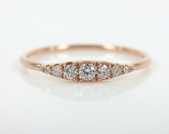 Seven-Stone Graduated Round Diamond Ring in 18K Rose Gold