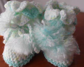 Chaussons pour bébé "RETRO" crochetés à la main