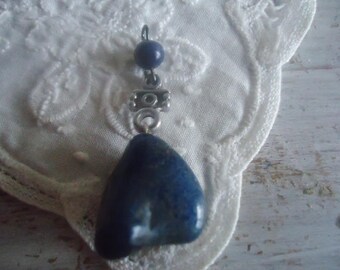 Agate blue + lapis lazuli pendant
