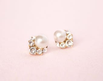 READY TO SHIP Celestial Pearl Cluster Earrings Gold, Studs, Wedding Earrings, Bridal Earrings, Cluster Earrings, Pearl Earrings, Pearl Studs