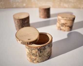 Wooden box. Tree branch. Ideal to store alliances, gifts or valuable objects.
