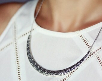 Silver Tone Necklace Simple Minimalistic Necklace Boho Necklace Antique Silver Collar Statement Necklace Silver Jewelry Bib Necklace For her