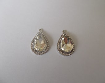1 set of 2 rhinestone charms