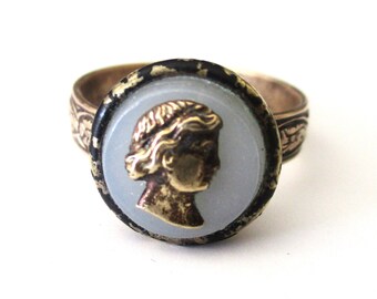 Antique Adjustable Button Ring