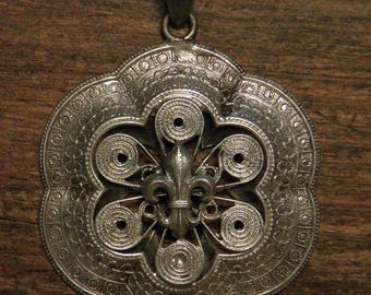French vintage silver plated religious medal pendant : Fleur de Lis.
