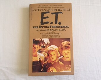 Vintage 1982 Paerback Book E.T. The Extra-Terrestrial