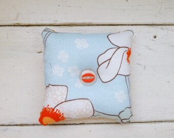 Fabric pincushion, sewing pincushion, quiliting pincushion, quilter's gift, ready to ship, hand sewing, pincushions for sale